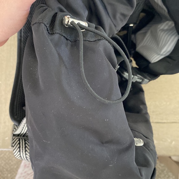 Lululemon Black Backpack travelling yogini rucksack - Picture 5 of 8
